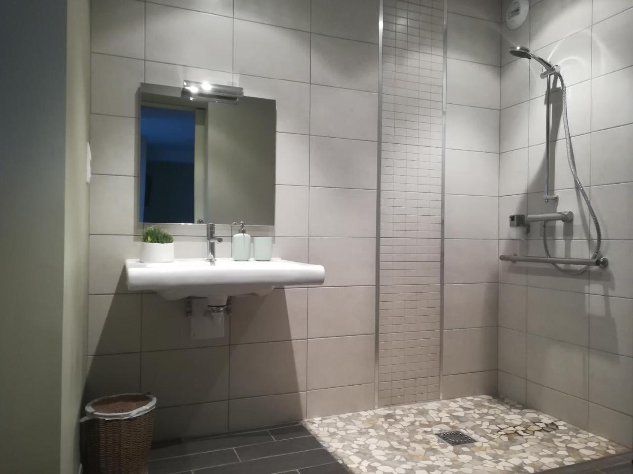 Chambre D'Hotes Les Rives De La Tronne Mer Dış mekan fotoğraf
